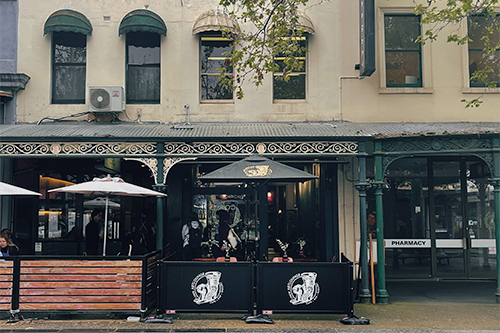 Cryus Art Lounge